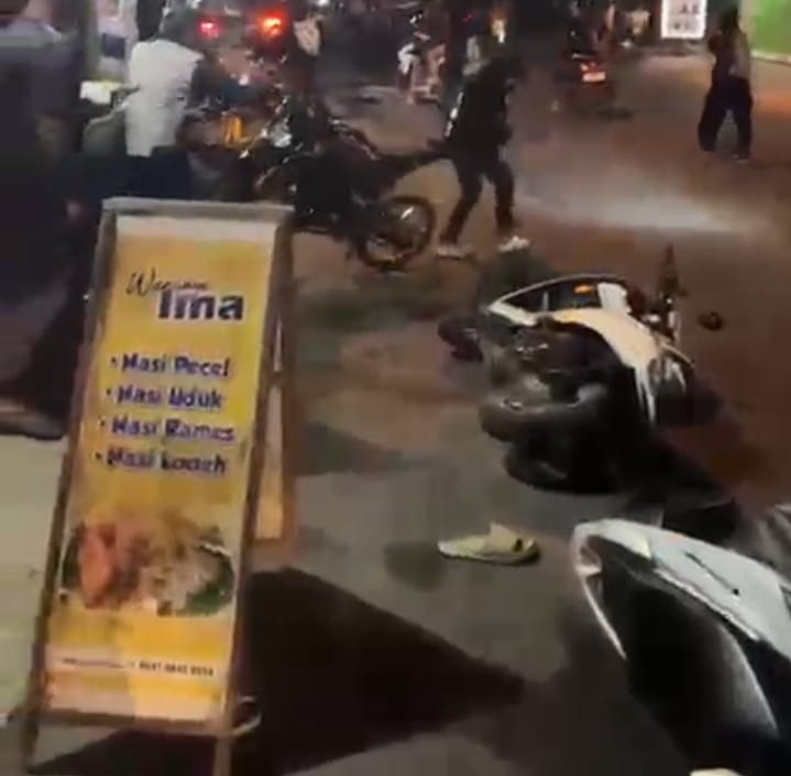 keroyok 2